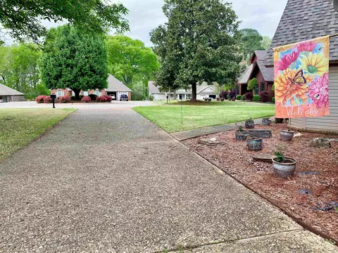 Exterior - 1065 Cambridge Ct, Benton, AR 72019 photo 11 of 14