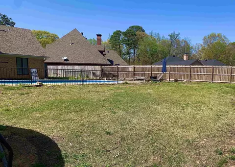 Exterior - 1065 Cambridge Ct, Benton, AR 72019 photo 10 of 14