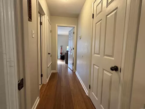 Entry Way - 1065 Cambridge Ct, Benton, AR 72019 photo 1 of 2