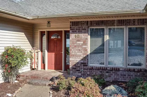 10 Jumilla Ln, Hot Springs Village, AR 71909