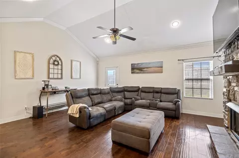 612 Surrey Ln, Benton, AR 72015 photo 4