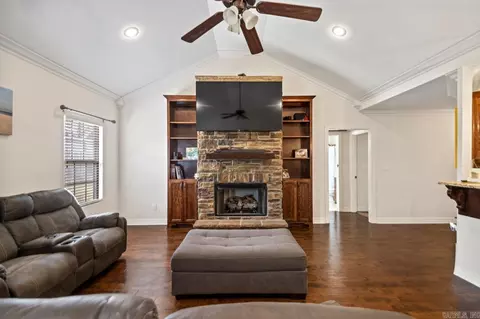 612 Surrey Ln, Benton, AR 72015 photo 6