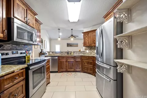612 Surrey Ln, Benton, AR 72015 photo 11