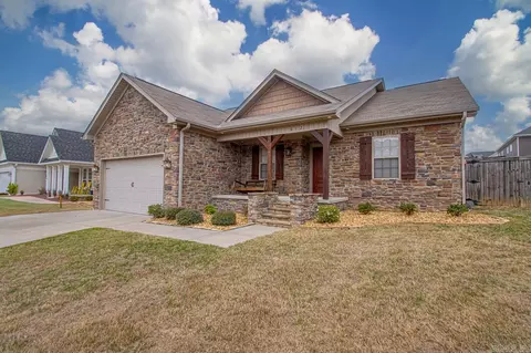 612 Surrey Ln, Benton, AR 72015 photo 2