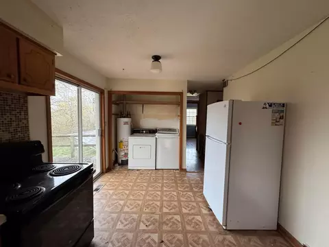 Kitchen - 326 Fairground Rd, Ash Flat, AR 72513 photo 1 of 2
