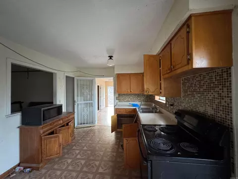 Kitchen - 326 Fairground Rd, Ash Flat, AR 72513 photo 2 of 2