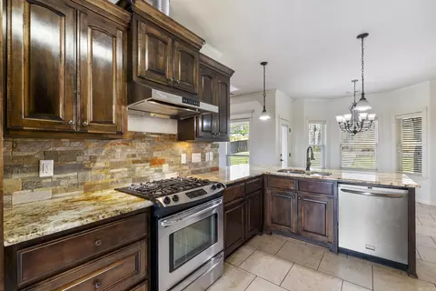 Kitchen - 4115 Commonwealth Dr, Bryant, AR 72022 photo 2 of 4