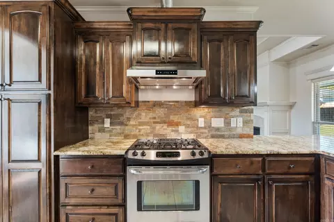 Kitchen - 4115 Commonwealth Dr, Bryant, AR 72022 photo 3 of 4