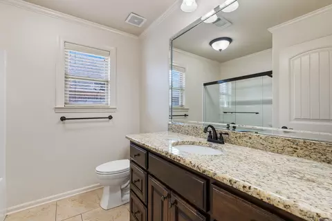 Bath - 4115 Commonwealth Dr, Bryant, AR 72022 photo 1 of 5