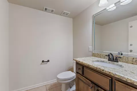 Bath - 4115 Commonwealth Dr, Bryant, AR 72022 photo 2 of 5