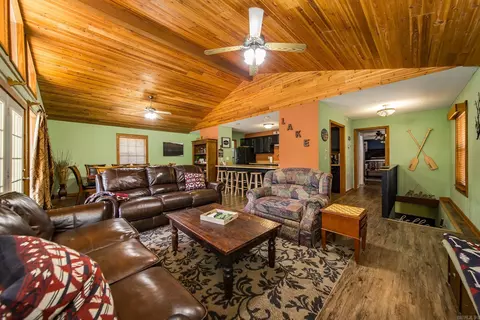 Living - 724 Weldon Rd, Edgemont, AR 72044 photo 2 of 5