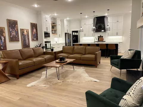 Living - 1680 Pearce Dr, Conway, AR 72034 photo 2 of 3