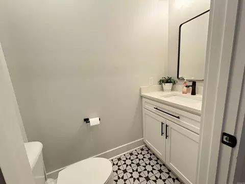 Bath - 1680 Pearce Dr, Conway, AR 72034 photo 1 of 11