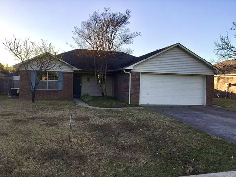 2145 Cedar Oaks Dr, Conway, AR 72032 photo 1