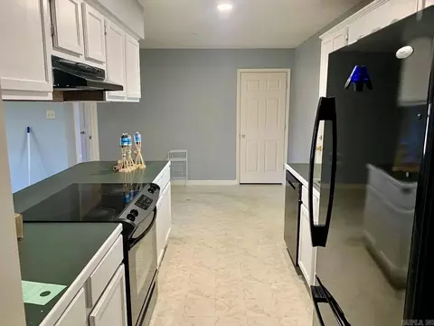 2145 Cedar Oaks Dr, Conway, AR 72032 photo 3