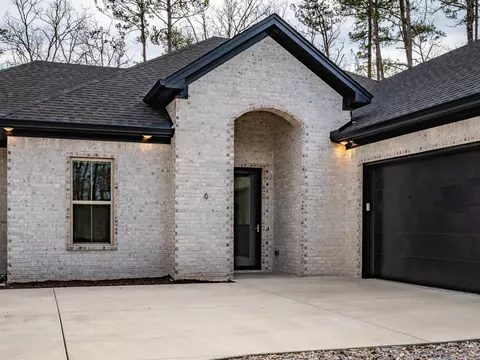 6 Busqueda Ln, Hot Springs Village, AR 71909