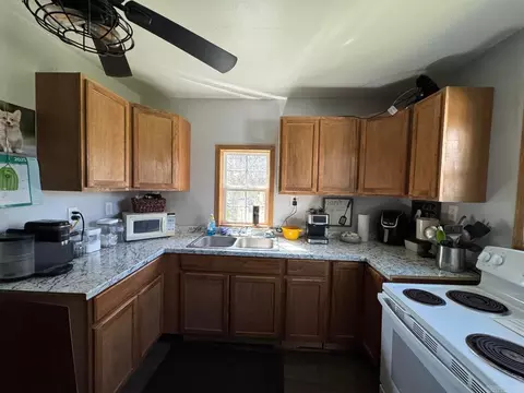 Kitchen - 95 Terrafirma Ln, Ash Flat, AR 72513 photo 2 of 3