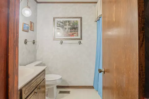 Bath - 19 Cedar Hill Rd, Conway, AR 72032 photo 2 of 4