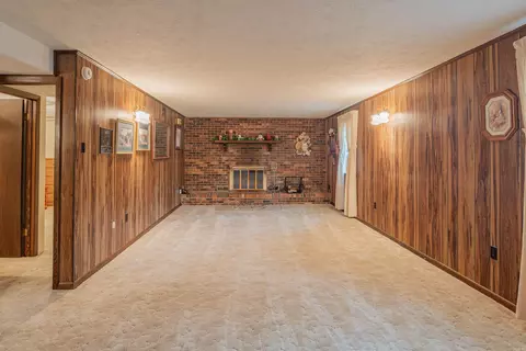 Living - 19 Cedar Hill Rd, Conway, AR 72032 photo 3 of 6