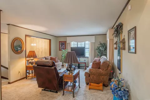 Living - 19 Cedar Hill Rd, Conway, AR 72032 photo 2 of 6