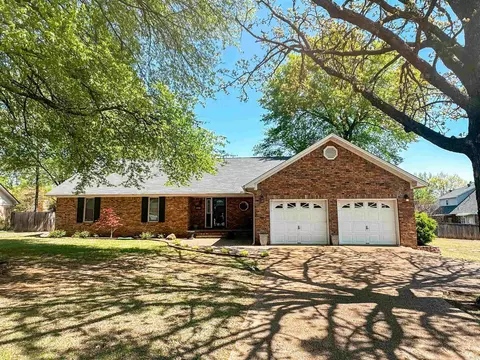 202 Live Oak, Searcy, AR 72143