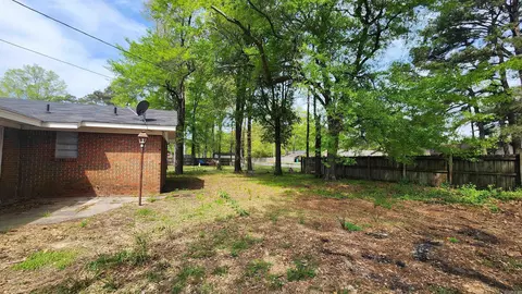 Exterior - 2503 N Sheraton Dr, Pine Bluff, AR 71603 photo 2 of 2