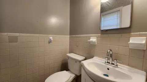Bath - 2503 N Sheraton Dr, Pine Bluff, AR 71603 photo 2 of 2