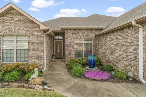 8 Southwind Blvd, Searcy, AR 72143