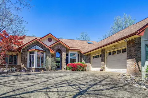 27 Unir Pl, Hot Springs Village, AR 71909