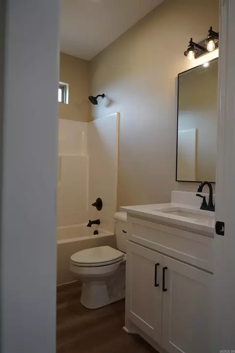 Bath - 37 High Point Dr, Greenbrier, AR 72058 photo 5 of 6