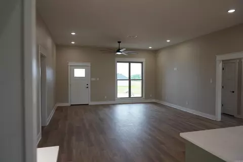 Living - 37 High Point Dr, Greenbrier, AR 72058 photo 1 of 2