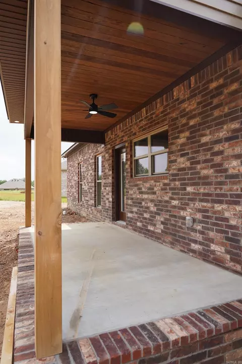 Exterior - 37 High Point Dr, Greenbrier, AR 72058 photo 6 of 7