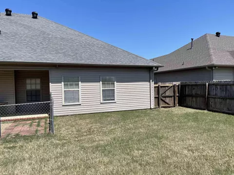 Exterior - 609 Earle Dr, Benton, AR 72015 photo 4 of 4