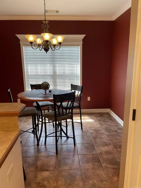 Dining - 609 Earle Dr, Benton, AR 72015 photo 2 of 2