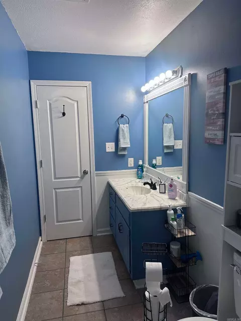 Bath - 34 Sherwood Loop, Searcy, AR 72143 photo 2 of 4