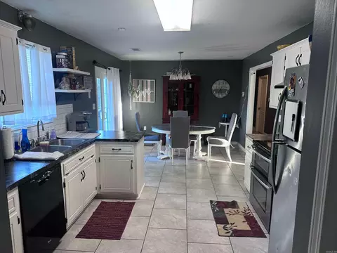 Kitchen - 34 Sherwood Loop, Searcy, AR 72143 photo 3 of 3
