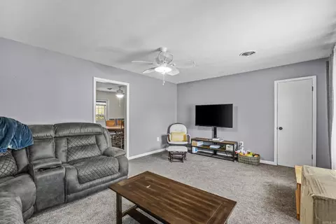 Living - 701 N Spruce St, Searcy, AR 72143 photo 1 of 1