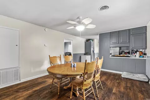 Dining - 701 N Spruce St, Searcy, AR 72143 photo 2 of 3