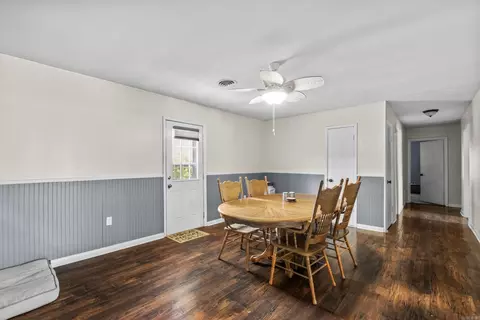 Dining - 701 N Spruce St, Searcy, AR 72143 photo 1 of 3