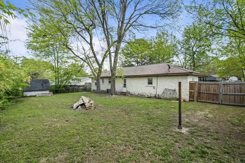 Exterior - 701 N Spruce St, Searcy, AR 72143 photo 4 of 6