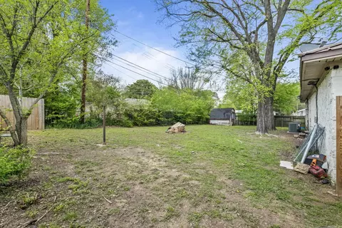 Exterior - 701 N Spruce St, Searcy, AR 72143 photo 6 of 6