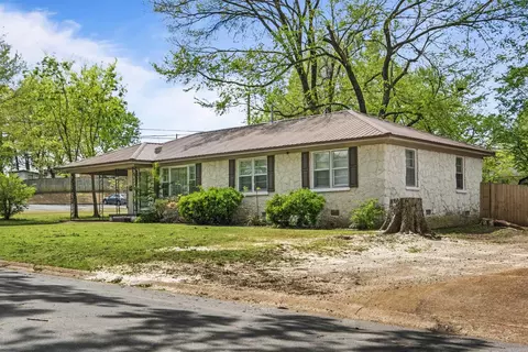 Exterior - 701 N Spruce St, Searcy, AR 72143 photo 2 of 6