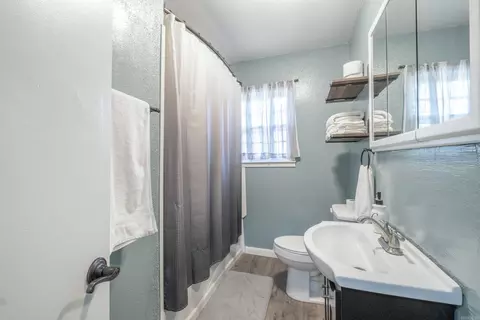Bath - 701 N Spruce St, Searcy, AR 72143 photo 1 of 1