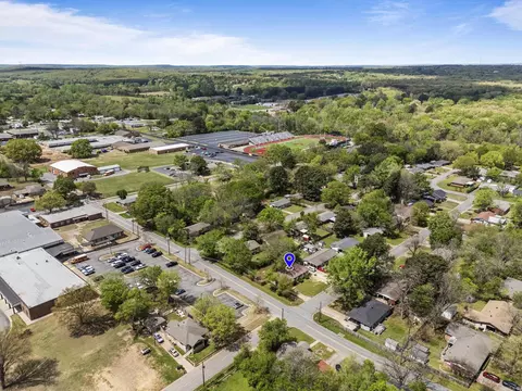 View/Area - 701 N Spruce St, Searcy, AR 72143 photo 4 of 4
