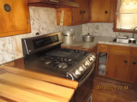 Kitchen - 609 E Central, Warren, AR 71671 photo 2 of 2