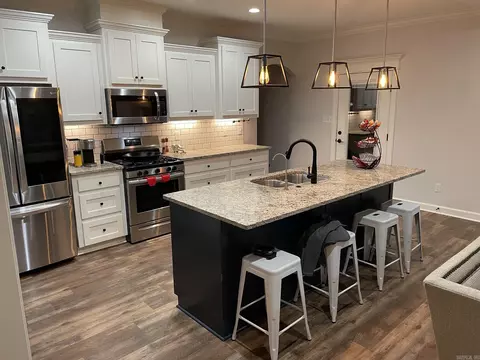 Kitchen - 21189 Meadows Acres Dr, Hensley, AR 72065 photo 1 of 1