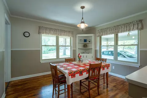 Dining - 5486 Congo Rd, Benton, AR 72019 photo 2 of 6