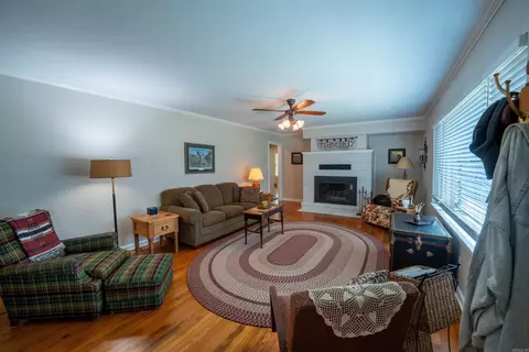 Living - 5486 Congo Rd, Benton, AR 72019 photo 3 of 4