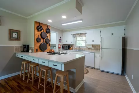 Kitchen - 5486 Congo Rd, Benton, AR 72019 photo 3 of 3