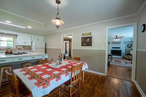 Dining - 5486 Congo Rd, Benton, AR 72019 photo 6 of 6
